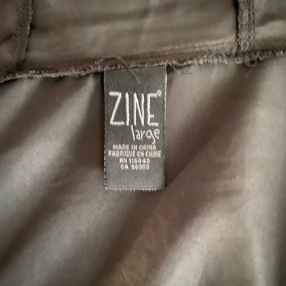 Zine Black & Gray Wind Breaker Zip-Up Hoodie - Picture 4 of 6
